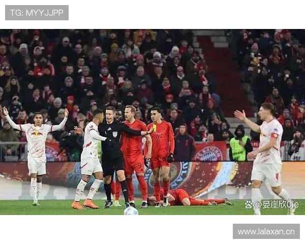 拜仁中场失控隐忧显现,全场压制难掩节奏混乱对争冠形势产生影响 拜仁中场失控隐忧显现,全场压制难掩节奏混乱对争冠形势产生影响