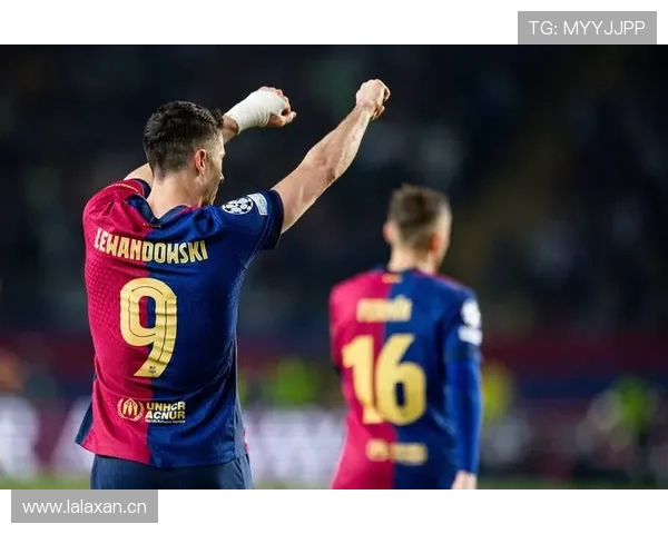 莱万多夫斯基三冠王赛季是否真正主导球队成功解析