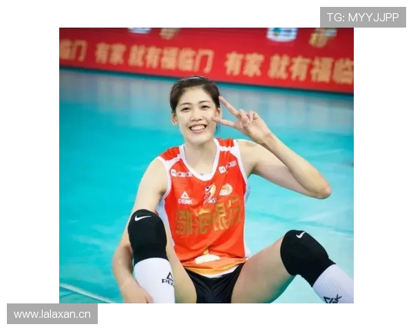 李盈莹家的冰箱里居然塞满了蛋白粉，连水果都得排队放？