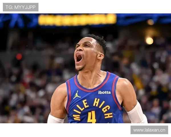 威斯布鲁克突破创造高效得分，关键时刻带队拉开差距